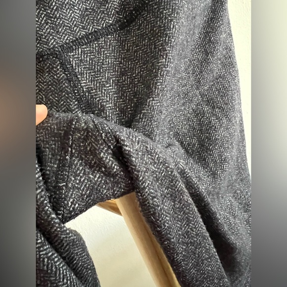 Lululemon High Times 7/8 leggings in Herringbone Heathered Black  size 8 - Picture 5 of 9